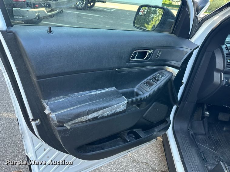 image for item DS2261 2015 Ford Explorer Police Interceptor  SUV