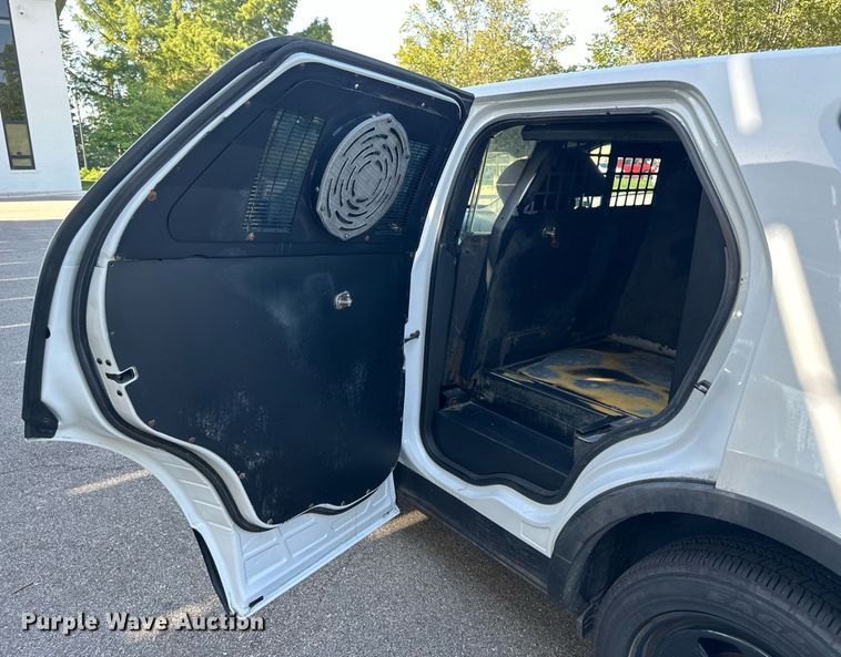 image for item DS2261 2015 Ford Explorer Police Interceptor  SUV