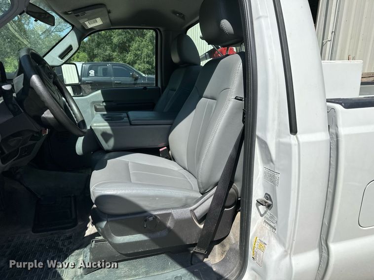 image for item DS2264 2012 Ford F350 pickup truck