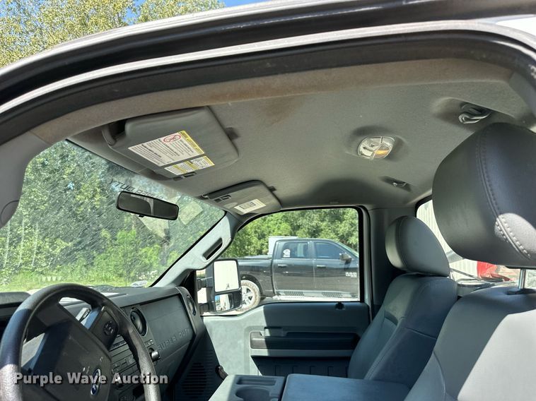 image for item DS2264 2012 Ford F350 pickup truck