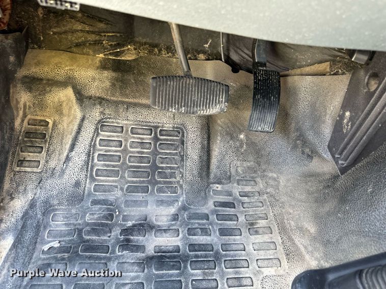 image for item DS2264 2012 Ford F350 pickup truck