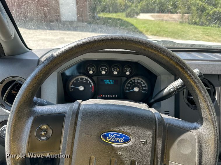 image for item DS2264 2012 Ford F350 pickup truck