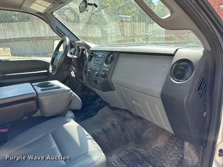 image for item DS2264 2012 Ford F350 pickup truck