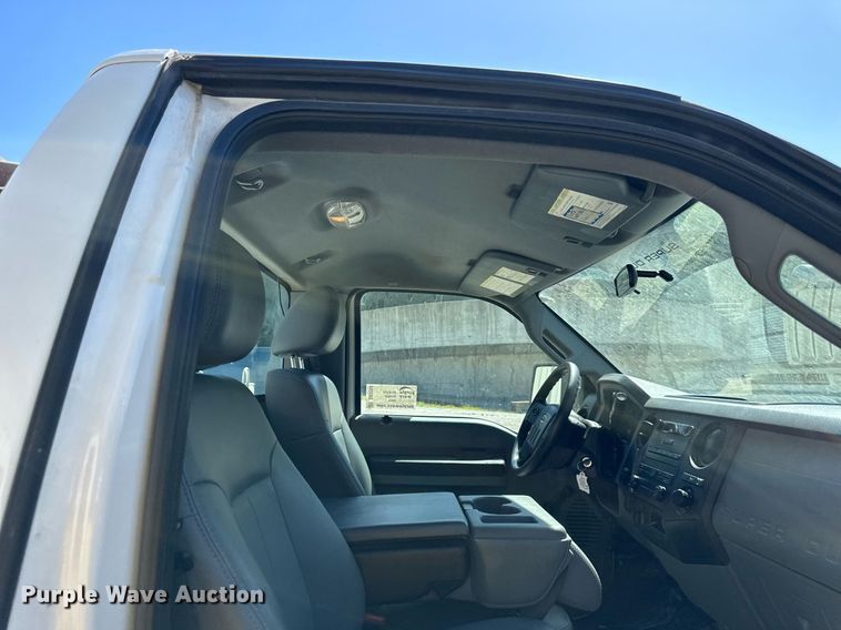 image for item DS2264 2012 Ford F350 pickup truck