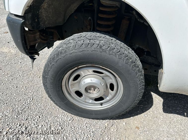 image for item DS2264 2012 Ford F350 pickup truck