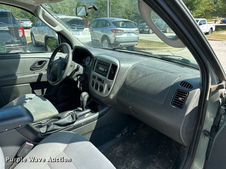 image for item DS2289 2006 Ford Escape  SUV