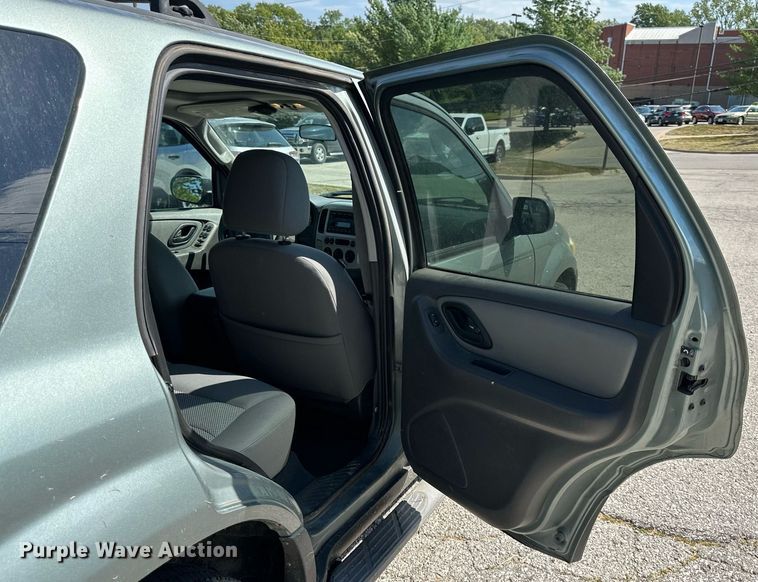 image for item DS2289 2006 Ford Escape  SUV