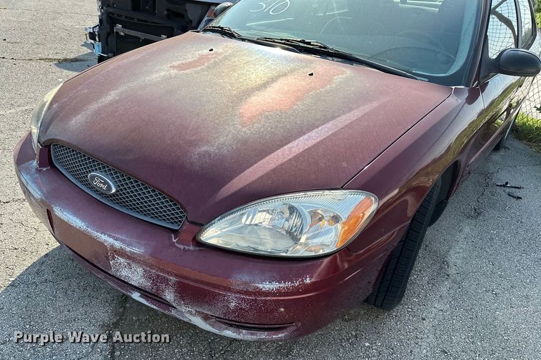 image for item GH9285 2006 Ford Taurus