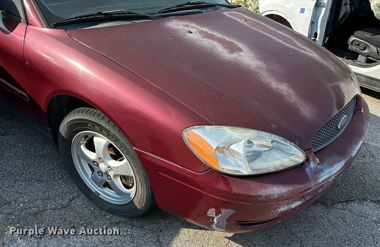 image for item GH9285 2006 Ford Taurus