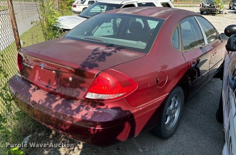 image for item GH9285 2006 Ford Taurus