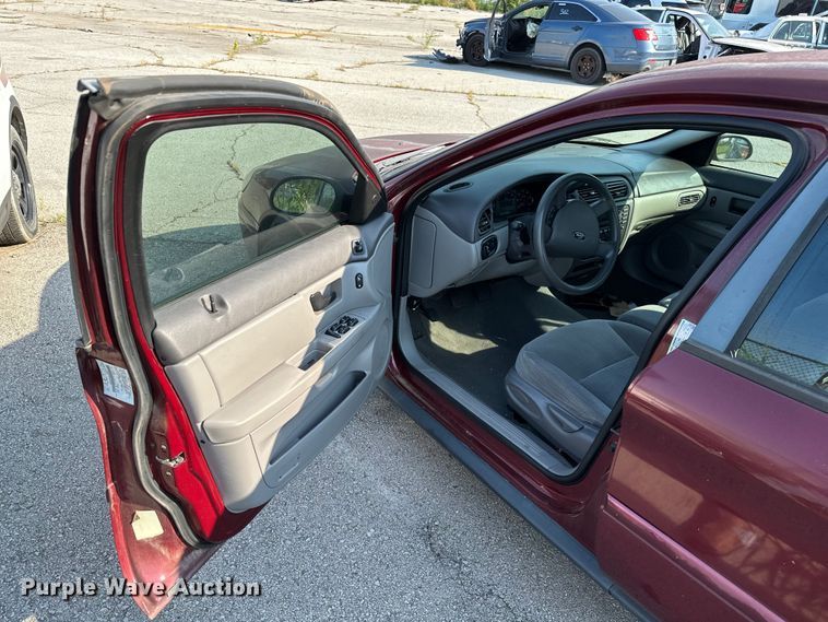 image for item GH9285 2006 Ford Taurus