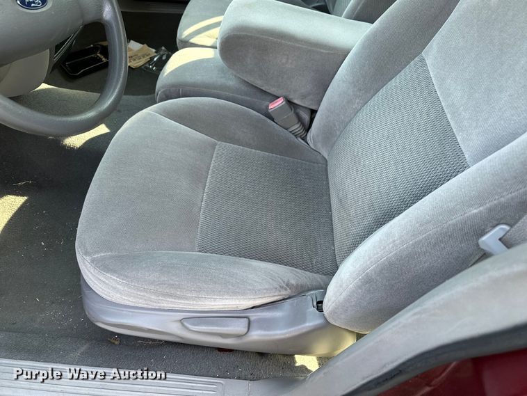 image for item GH9285 2006 Ford Taurus