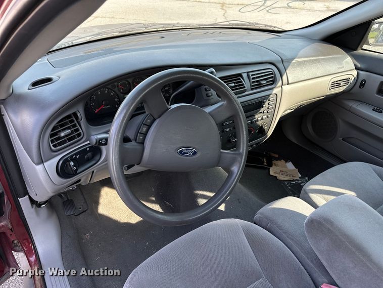 image for item GH9285 2006 Ford Taurus