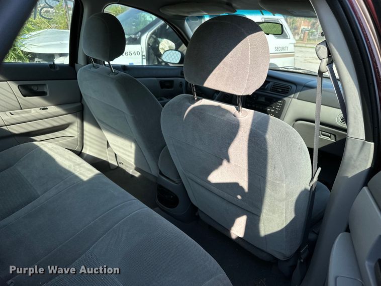 image for item GH9285 2006 Ford Taurus