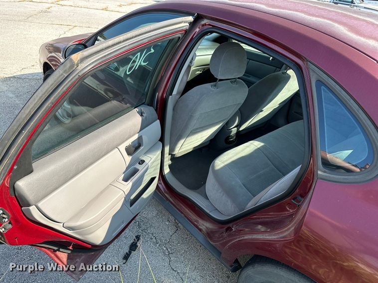 image for item GH9285 2006 Ford Taurus