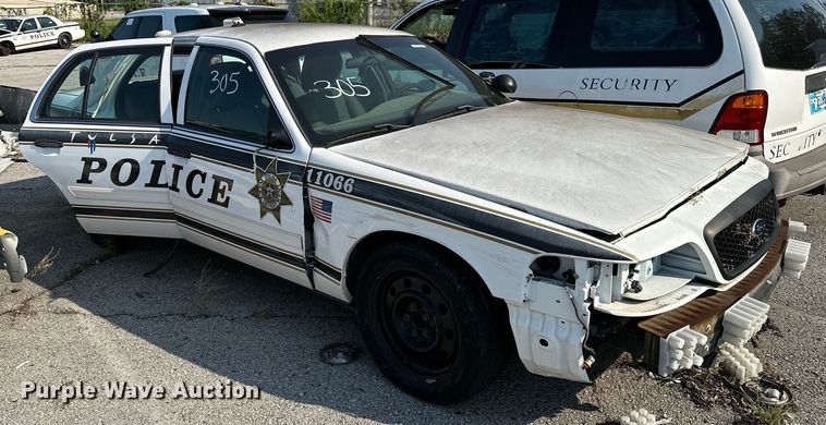 image for item GH9288 (2) Ford Crown Victoria Police Interceptors