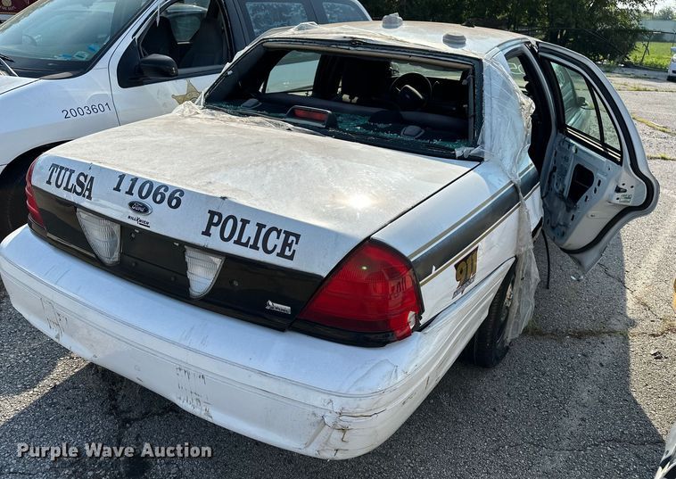 image for item GH9288 (2) Ford Crown Victoria Police Interceptors