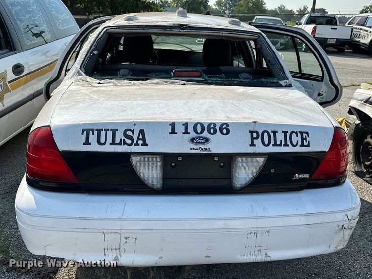 image for item GH9288 (2) Ford Crown Victoria Police Interceptors