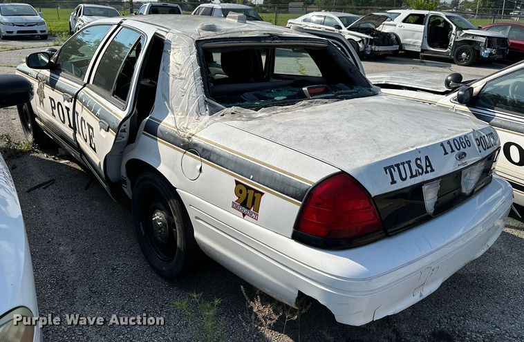 image for item GH9288 (2) Ford Crown Victoria Police Interceptors