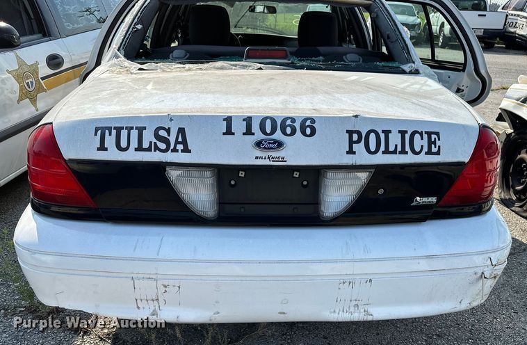 image for item GH9288 (2) Ford Crown Victoria Police Interceptors