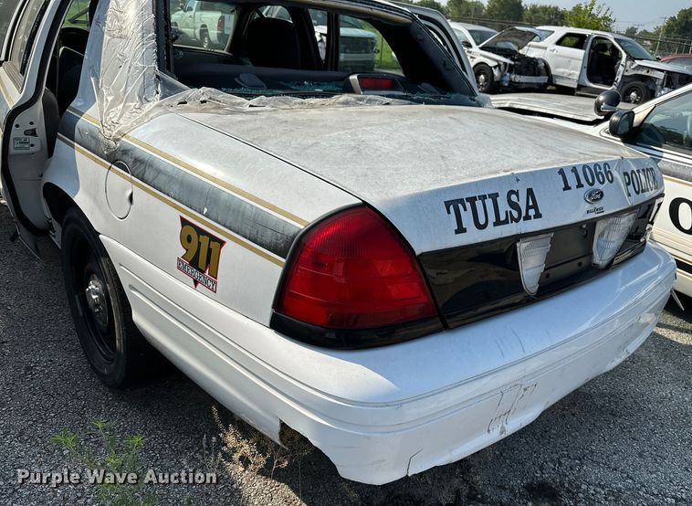 image for item GH9288 (2) Ford Crown Victoria Police Interceptors
