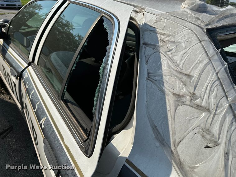 image for item GH9288 (2) Ford Crown Victoria Police Interceptors