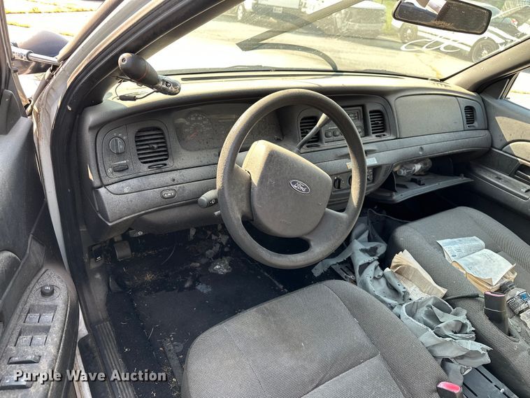 image for item GH9288 (2) Ford Crown Victoria Police Interceptors