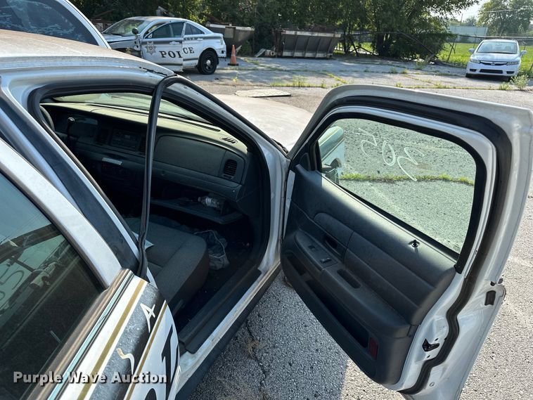 image for item GH9288 (2) Ford Crown Victoria Police Interceptors