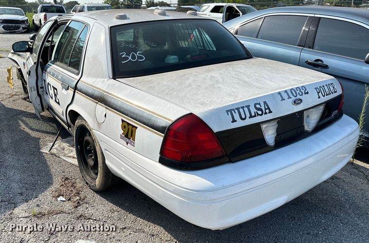 image for item GH9288 (2) Ford Crown Victoria Police Interceptors