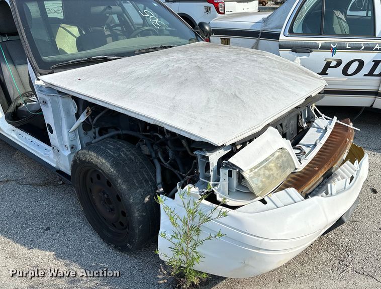 image for item GH9288 (2) Ford Crown Victoria Police Interceptors