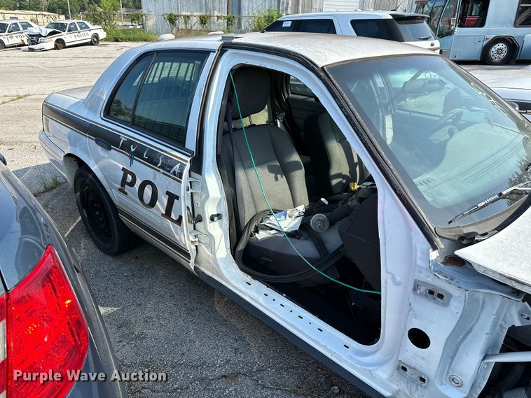 image for item GH9288 (2) Ford Crown Victoria Police Interceptors