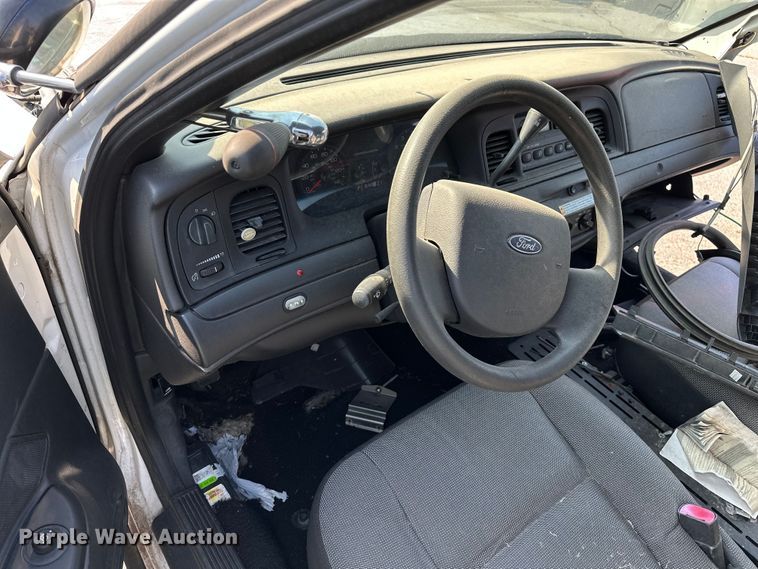 image for item GH9288 (2) Ford Crown Victoria Police Interceptors