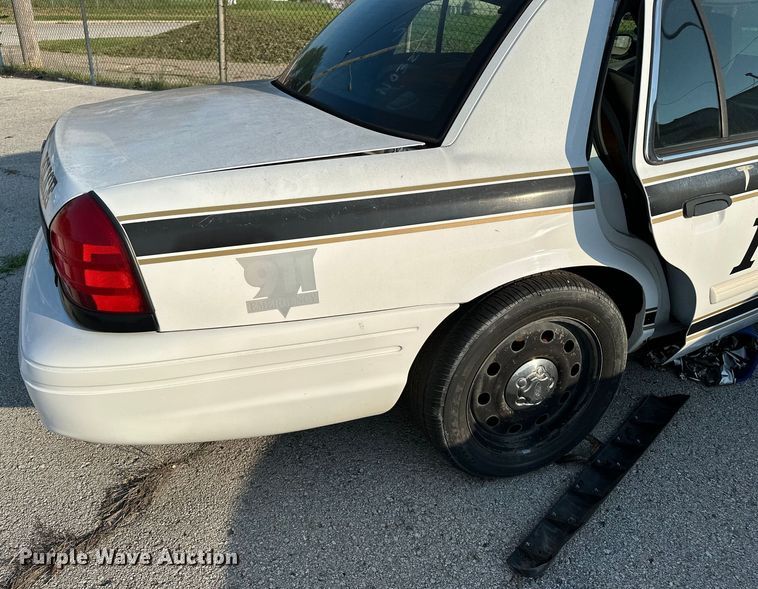 image for item GH9291 2011 Ford Crown Victoria Police Interceptor