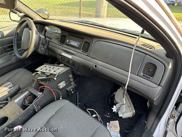 image for item GH9291 2011 Ford Crown Victoria Police Interceptor