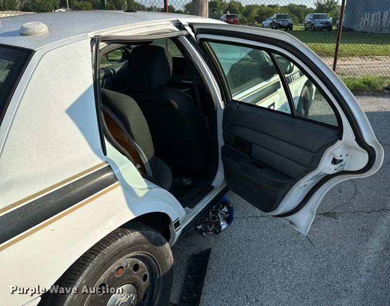 image for item GH9291 2011 Ford Crown Victoria Police Interceptor