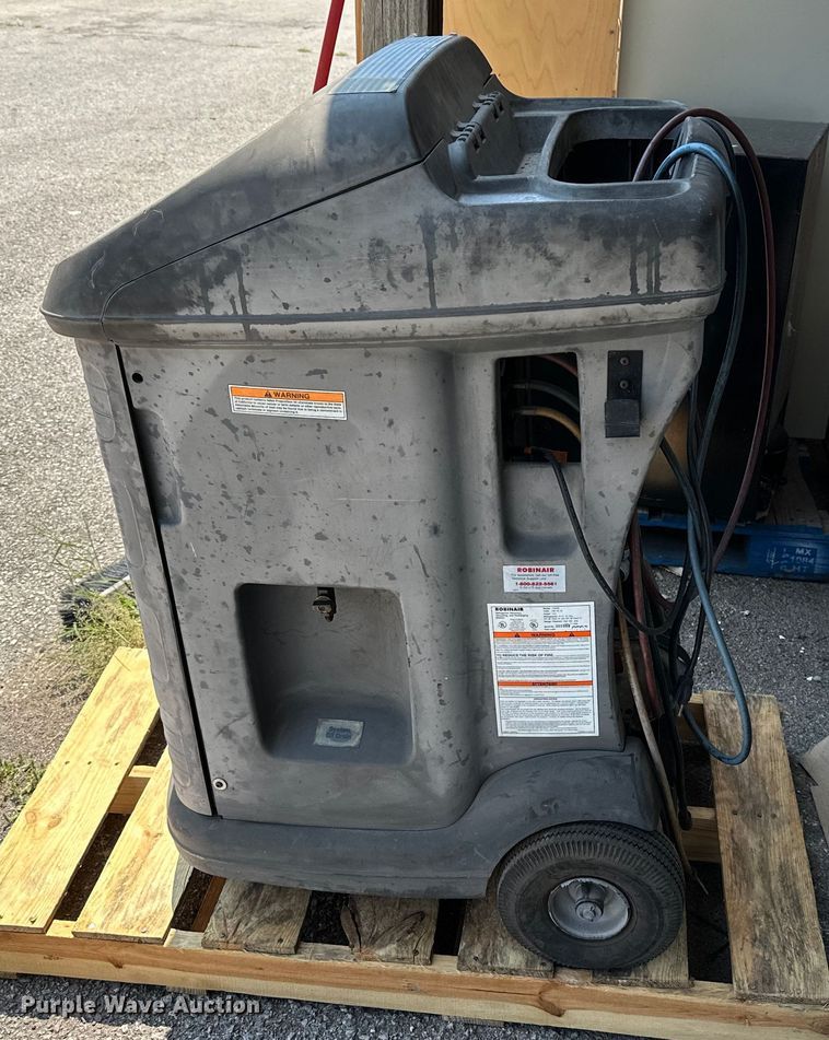 image for item GH9292 SPX Robinair 17800B  freon recovery system