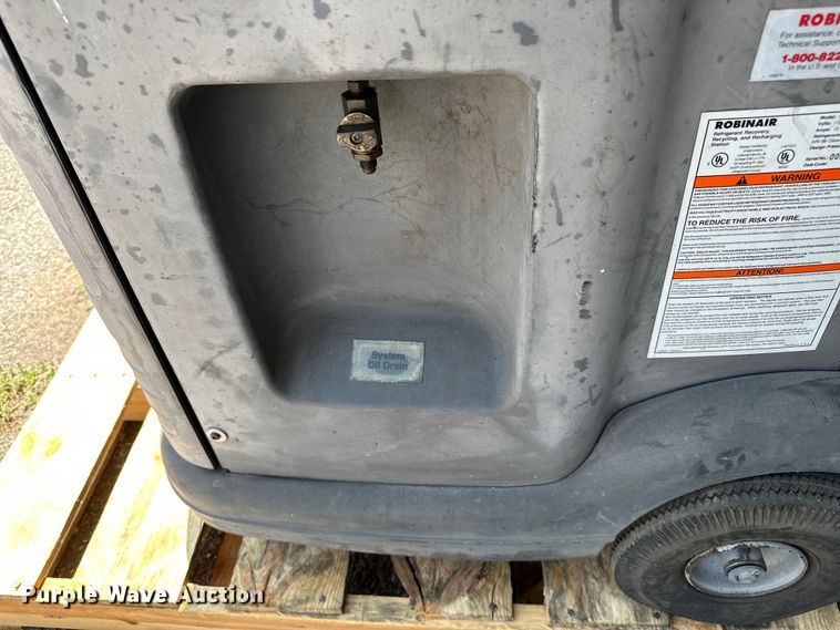 image for item GH9292 SPX Robinair 17800B  freon recovery system