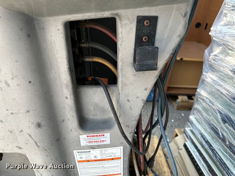 image for item GH9292 SPX Robinair 17800B  freon recovery system