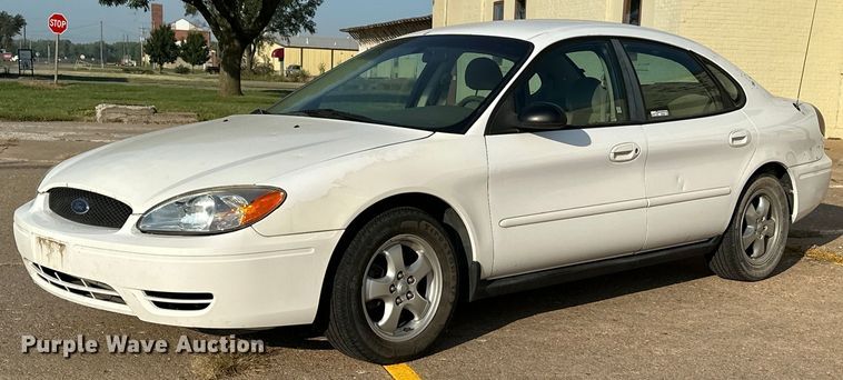 image for item HN9965 2006 Ford Taurus SE