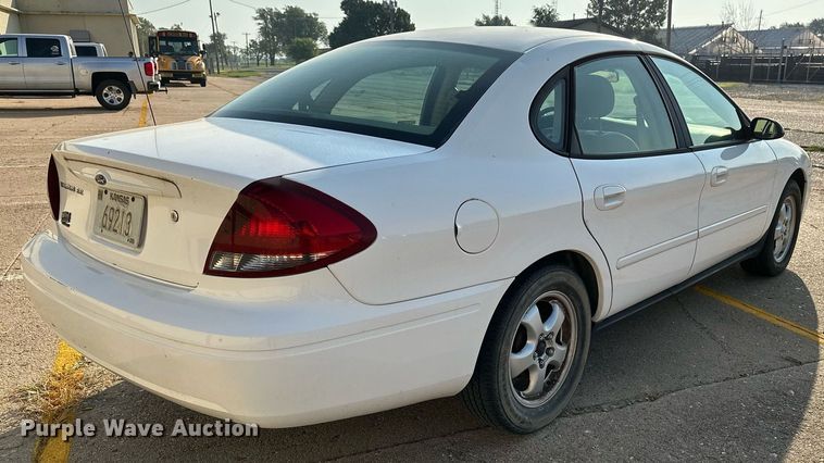 image for item HN9965 2006 Ford Taurus SE