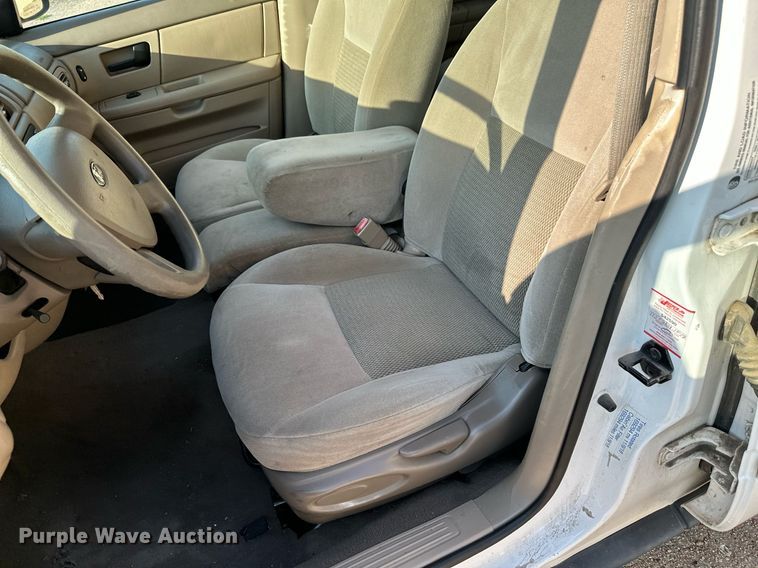 image for item HN9965 2006 Ford Taurus SE