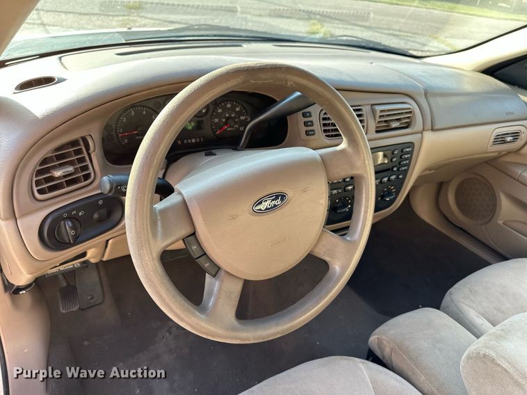 image for item HN9965 2006 Ford Taurus SE