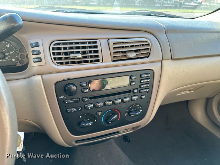 image for item HN9965 2006 Ford Taurus SE