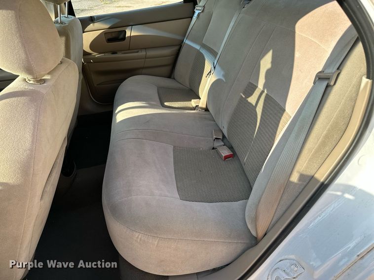 image for item HN9965 2006 Ford Taurus SE