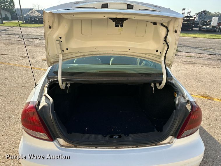 image for item HN9965 2006 Ford Taurus SE