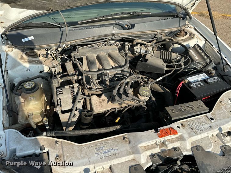 image for item HN9965 2006 Ford Taurus SE