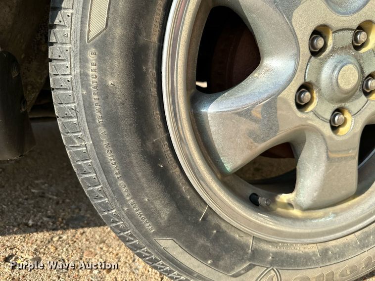 image for item HN9965 2006 Ford Taurus SE