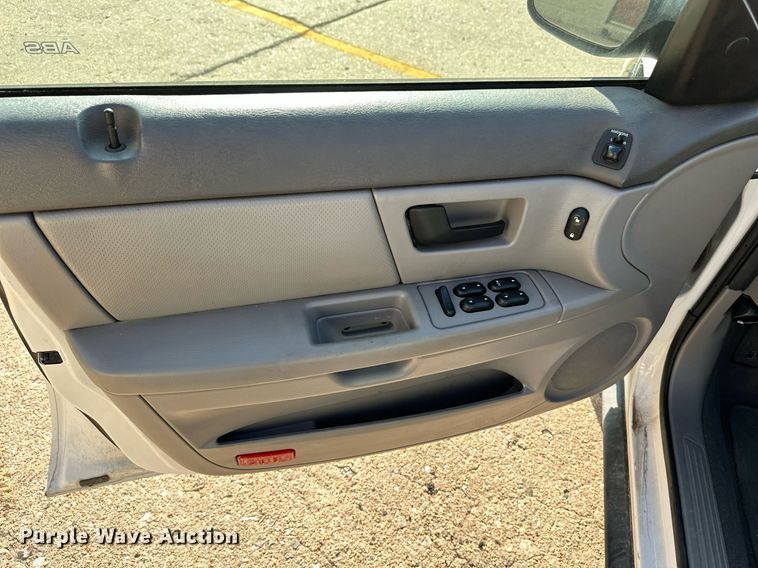 image for item HN9966 2006 Ford Taurus SE