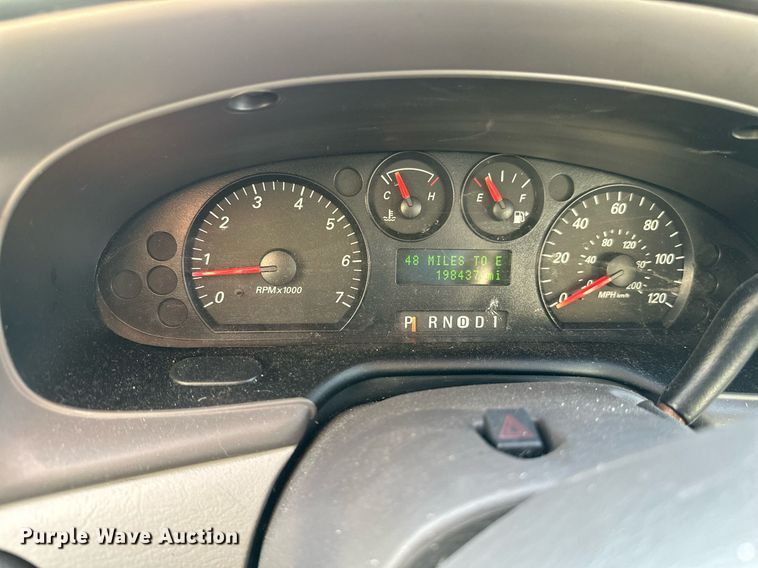 image for item HN9966 2006 Ford Taurus SE