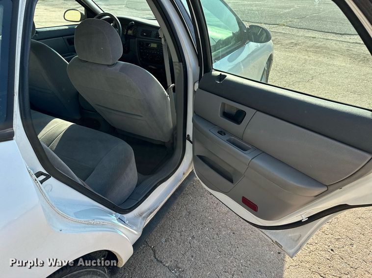 image for item HN9966 2006 Ford Taurus SE